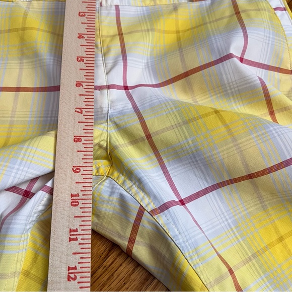 Nike Golf Tour Performance Plaid Yellow Red White Shorts Women's Size 8 - 33x13 - Picture 5 of 10